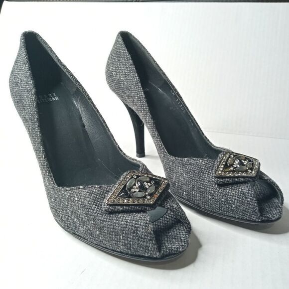 Stuart Weizman gray heels with embalishment - Picture 3 of 10